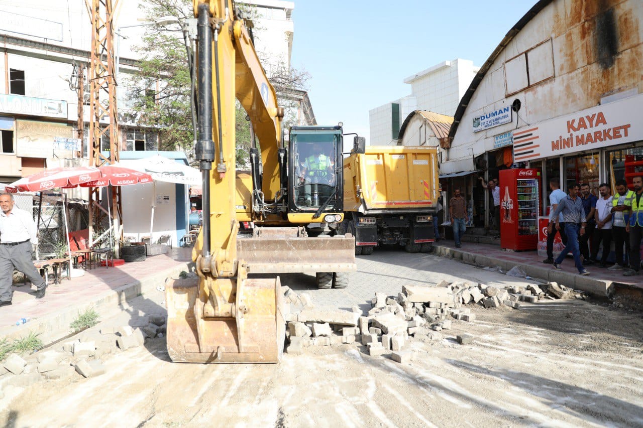 Van’ın İpekyolu Belediyesi, zorlu kış şartlarından sonra yıpranan ve deforme