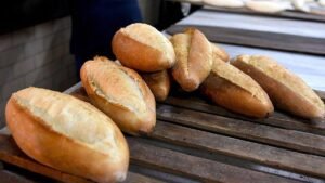 Van İpekyolu, Edremit ve Tuşba’da halk ekmek satışları durduruldu