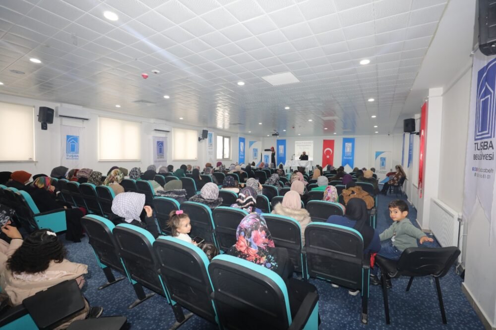 Tuşba Belediyesi kadınlara özel kandil programı düzenledi