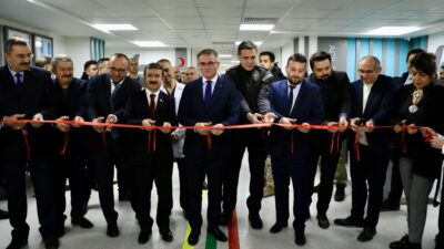 Lokman Hekim Van Hastanesi, son teknolojiye sahip tıbbi cihazlarla yenilediği