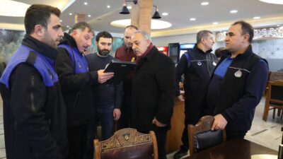 Tuşba Belediyesi ekipleri, lokanta ve restoran gibi işletmelerdeki fiyat listelerine