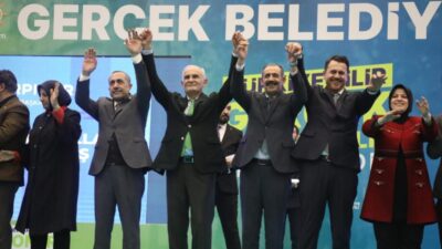 Gürpınar Belediye Başkanı Hayrullah Tanış, yeniden aday gösterildi. Tanış yaptığı