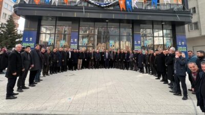 Celal Şevgin, beraberindeki 200 kişi ile AK Parti Tuşba Belediye