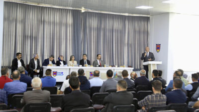 XHA Özel Haber Erciş Şoförler Odası toplantı salonunda düzenlenen buluşmaya,