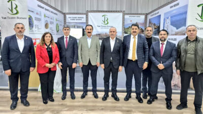 Borsa standının büyük ilgi gördüğünü söyleyen VANTB Başkanı Nayif Süer,